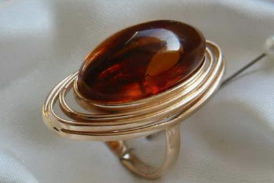 Classic 14K Rose Gold Vintage Ring with Amber Stone vrab012