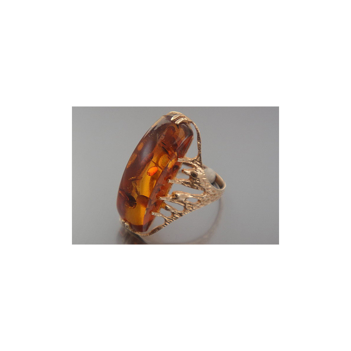 Руска роза съветско розово СССР червено 585 583 златен кехлибарен пръстен vrab038