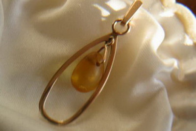 "Pendentif d'ambre vintage unique en or rose 14k 585" vpab007