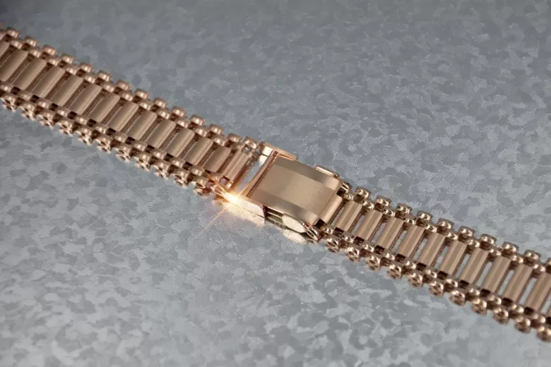 Buy Green Lion Mettalic Grande Acero Correa Bracelet Watch Strap, Fit &  Comfortable, Metal Link Bracelet, Replacement Wrist Band Compatible for  Apple Watch 42 / 44mm – Gold Online in UAE | Sharaf DG