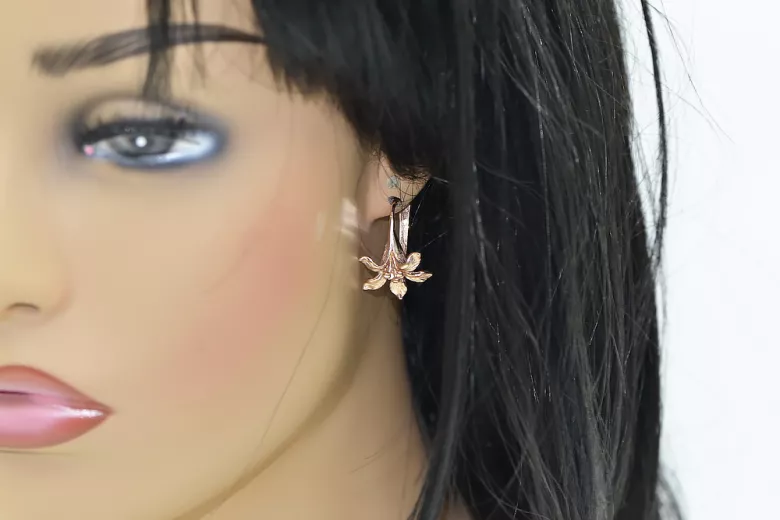 "Elegantes Aretes Vintage de Flor en Oro Rosa 14k Sin Piedras" ven222