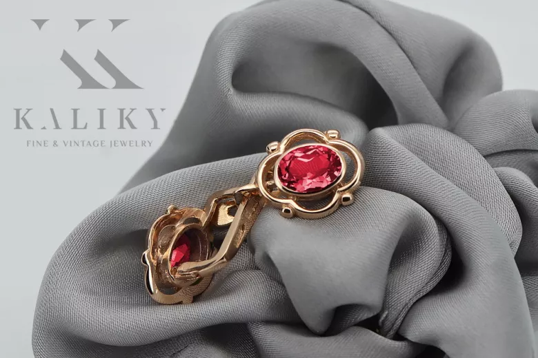"Elegantes Aretes de Rubí con Oro Rosa Antiguo de 14k vec033 Inspiración Rusa Soviética" style