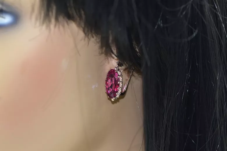 Classic 14K 585 Rose Pink Gold Ruby Earrings - An Original Vintage Piece vec174