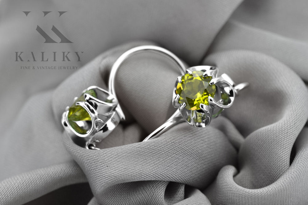 Silver 925 peridot earrings vec035s Vintage Russian Soviet style vec035s-yp