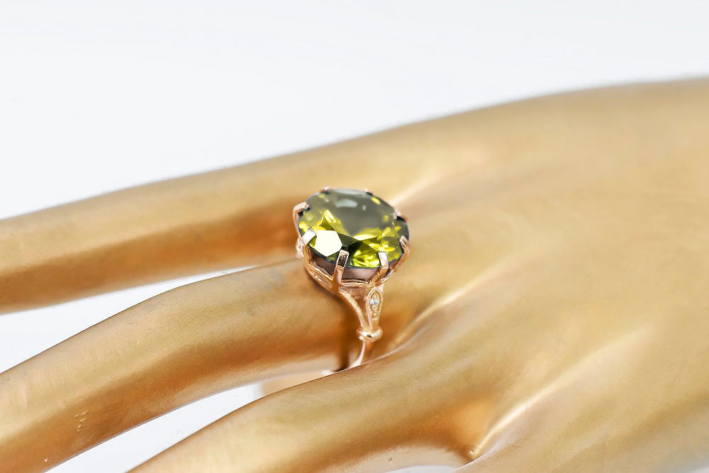 Ring Yellow Peridot Original Vintage 14K Rose Gold Vintage Jewlery vrc073r vrc073r-yp